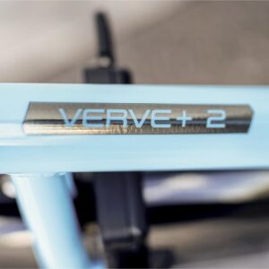 Vélo de Ville Électrique Trek Verve+ 2 Lowstep Bosch 400Wh Shimano Altus 9V Azure – Image 2