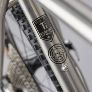 Vélo gravel Genesis Croix de Fer Titane – Image 6